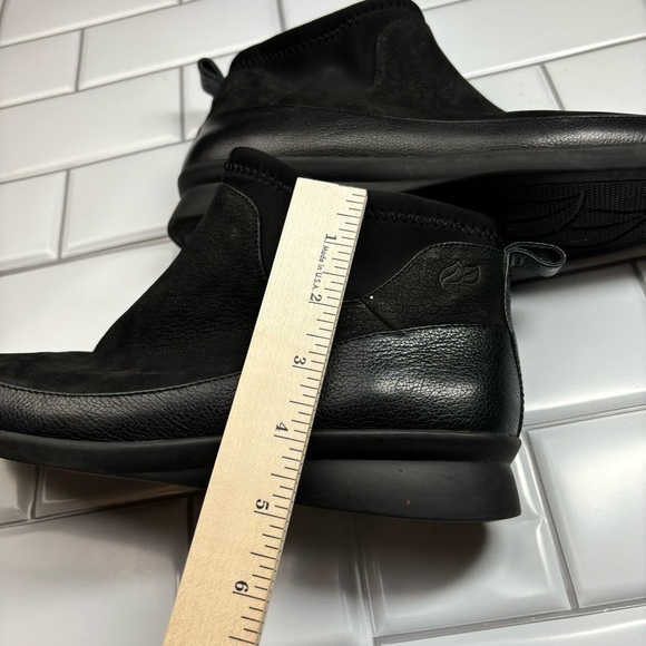 Nurture Vanica‎ Women's Black Leather Side Zipper Ankle Bootie Size 8.5M - Picture 12 of 12